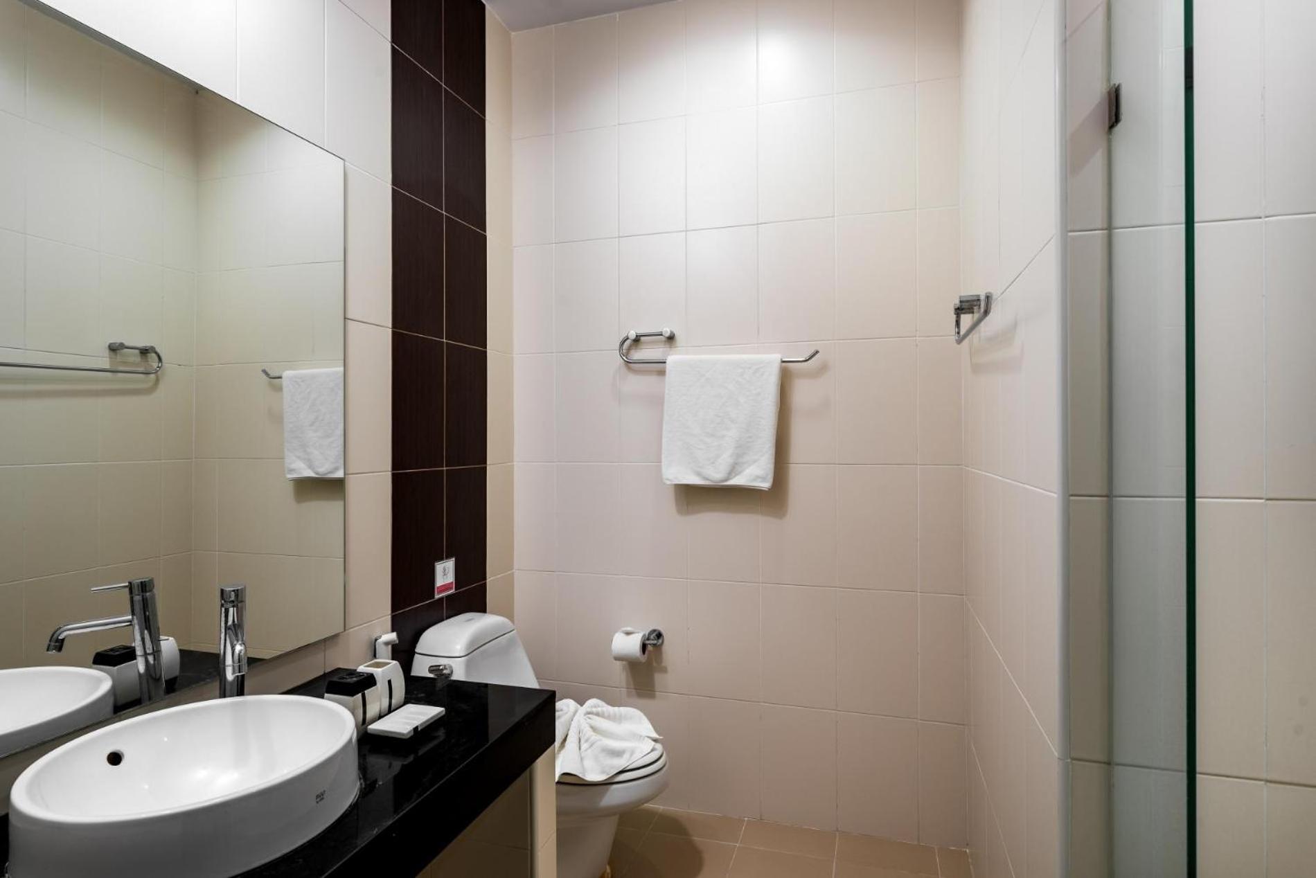 Veloche 2 Bedroom Apartment With Seaview Karon 外观 照片